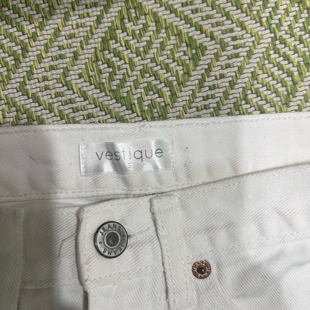 Vestique White Distressed Denim Shorts - Picture 5 of 5